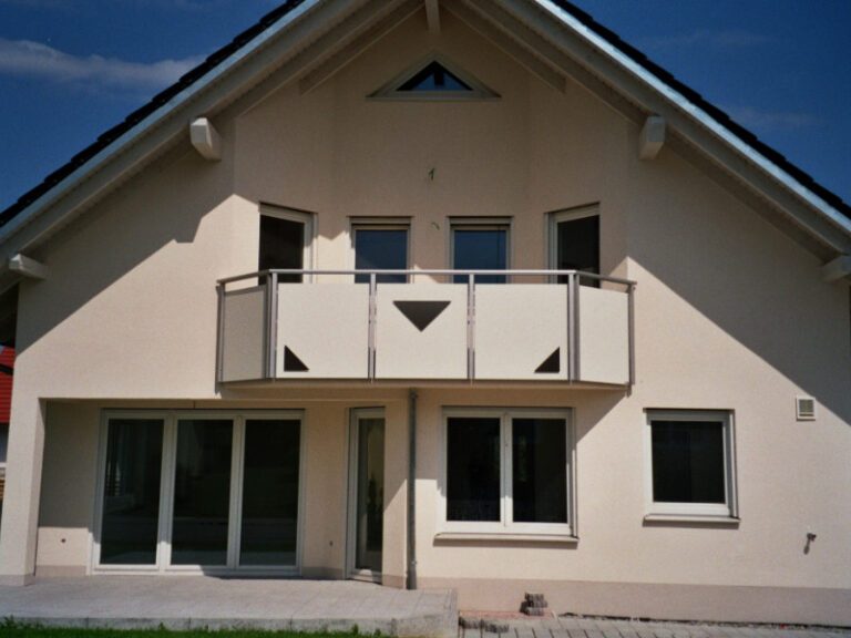 Balkon Geissler Nacolanplatten Zwischen Den Pfostem Beispiel 07 768x576